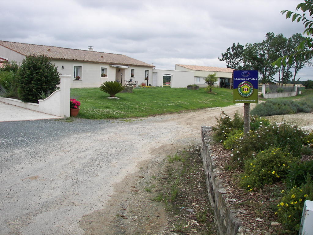 Chambre D'Hotes Les Ormeaux Saint-Georges-des-Côteaux Exteriér fotografie